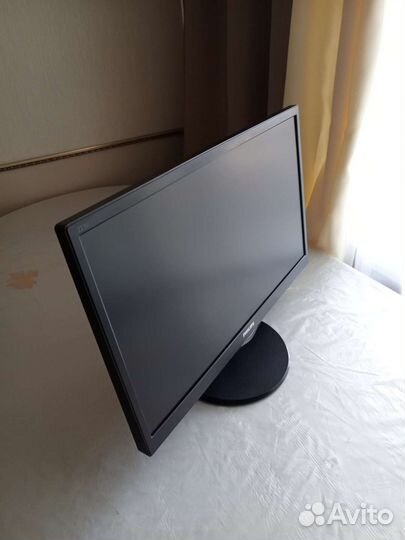 Монитор Philips 22 дюйма