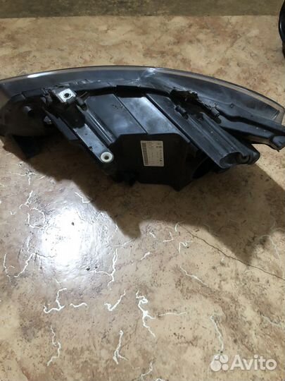 Передняя фара. На Polo