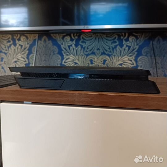 Sony PS4 slim 1 тб прошитая+ много игр