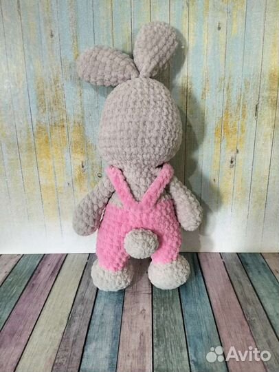 Зайчик вязаный плюшевый