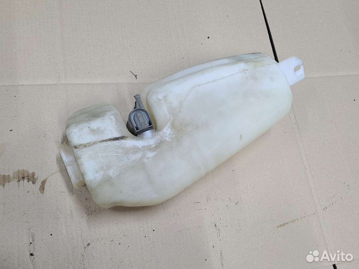 Бачок омывателя стекла Renault Logan 1 2005-2014