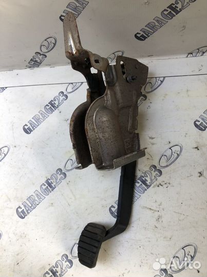 Педаль тормоза renault logan 2