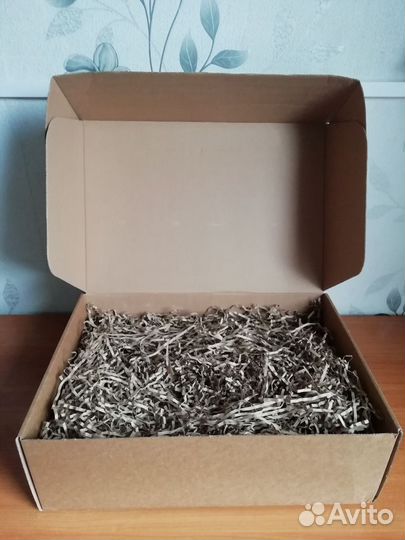 Крафт коробка с бумажным наполнителем