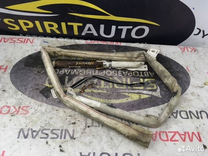 Шторка безопасности правая Toyota Avensis T250 1.8