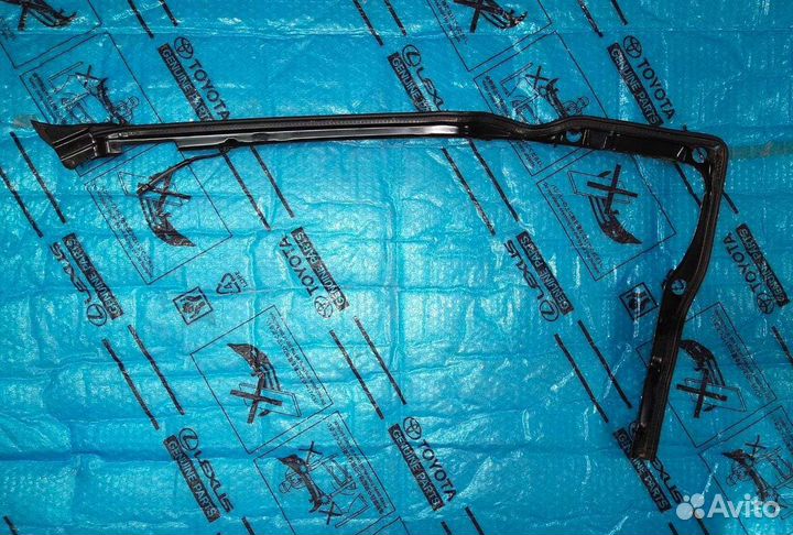 Датчик закрытия багажника Ленд Крузер 200 12-15