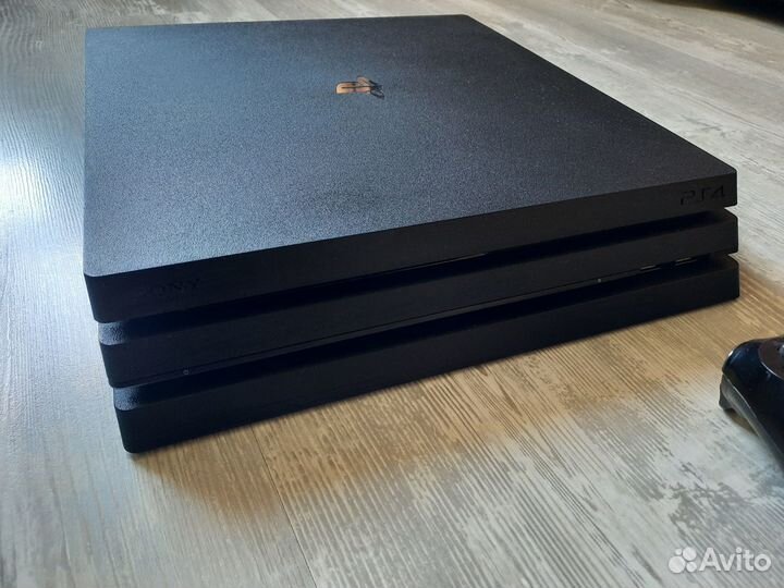 Sony PS4 PRO 1tb (много игр)