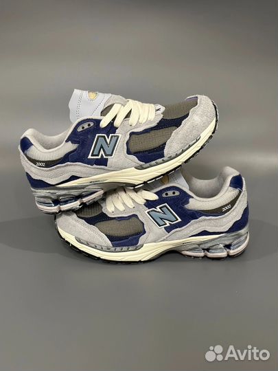New balance 2002r