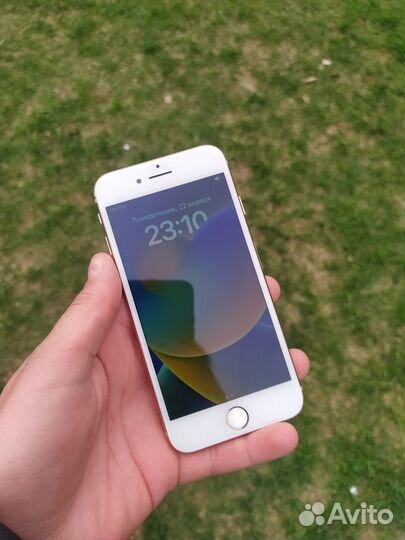 iPhone 8, 64 ГБ