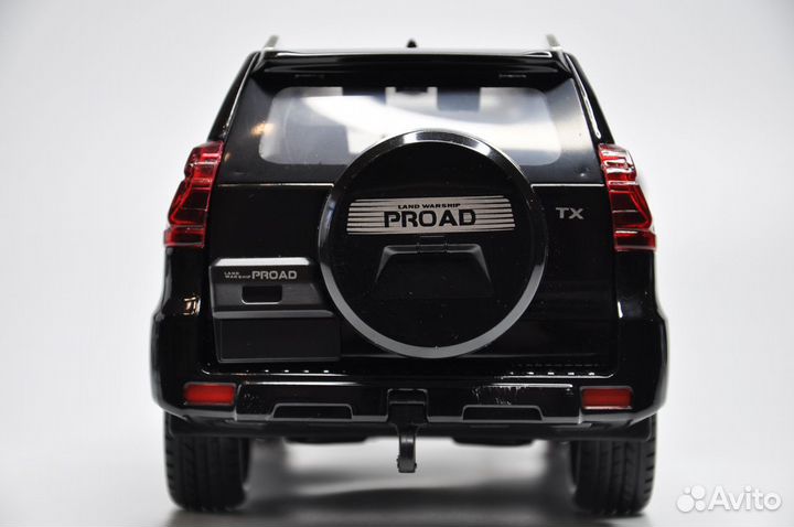 Модель авто Toyota Land Cruiser Prado 150 1:18 мет