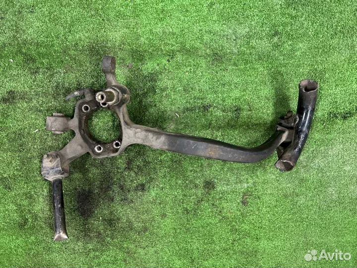 Кулак поворотный задний левый Mitsubishi Galant EA