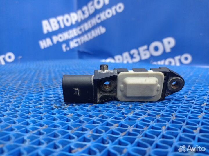 Датчик удара Mercedes-Benz W211 седан M272DE35