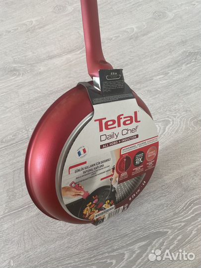 Сковорода Tefal Daily Chef 28см