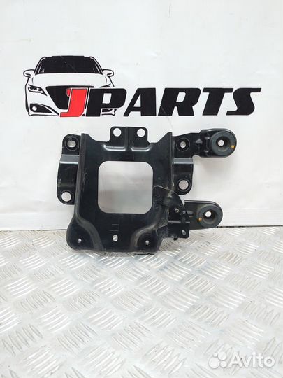 Площадка аккумулятора Mazda 3 BL (2008—2011)