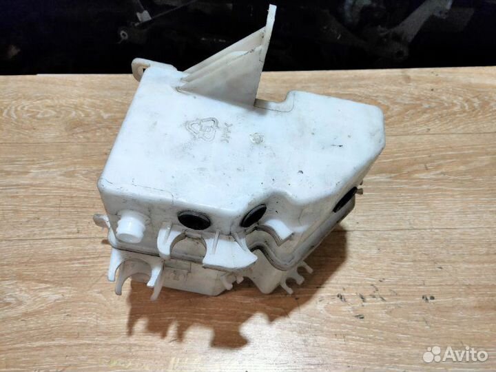 Бачок омывателя Opel Antara 2007