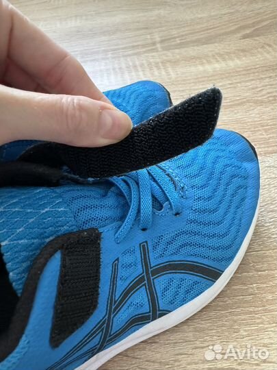 Кроссовки Asics детские размер 31.5