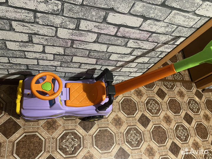 Машинка-каталка