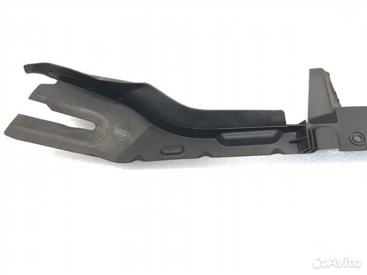 Накладка крыла правая Ford Mondeo седан 2.3 2010