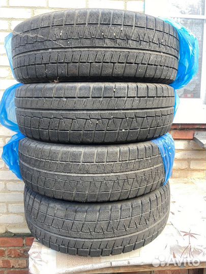 Bridgestone Blizzak Ice 215/65 R16