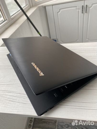 Ноутбук Lenovo в хорошем состоянии