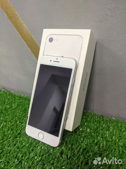 iPhone 8, 64 ГБ