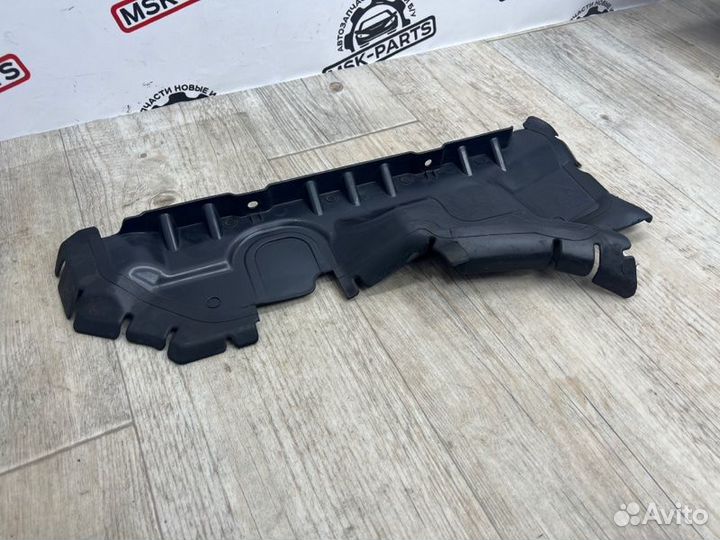 Дефлектор радиатора левый Peugeot 308 T7 2009