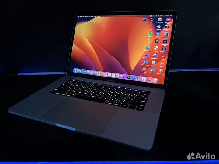 Macbook PRO 15 2017 (Retina,touch bar,Radeon 560)