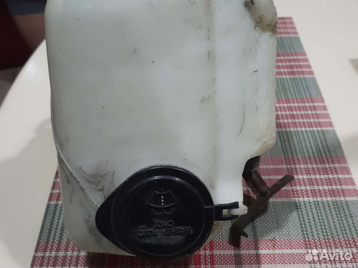 Бачок омывателя для toyota carina -E