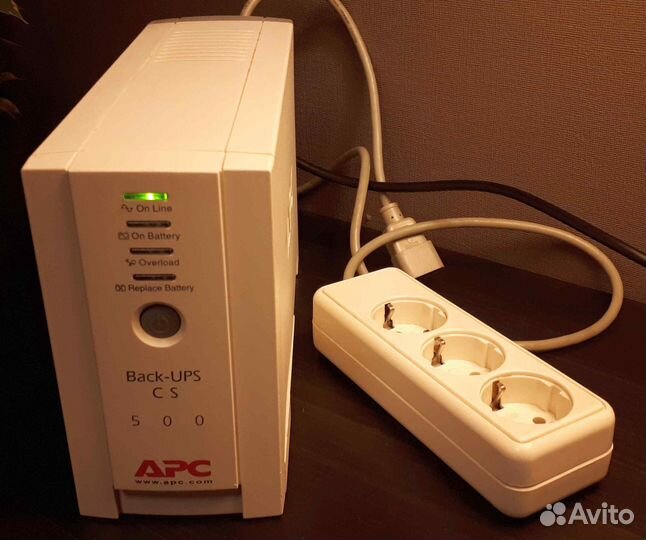 Бесперебойник APC Back-UPS CS 500 с батареей