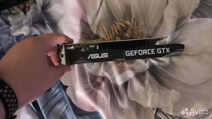 Asus GeForce GTX 1650 Dual EVO OC Edition