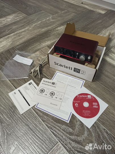 Звуковая карта Focusrite scarlett 2i2