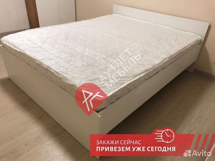 Кровать