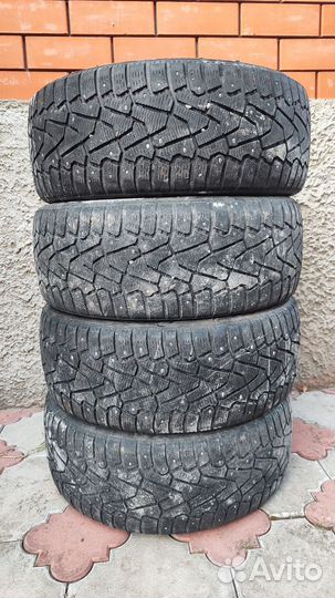 Pirelli Ice Zero 215/50 R17