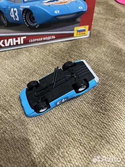 Машинка Кинг (King) из мультфильма тачки