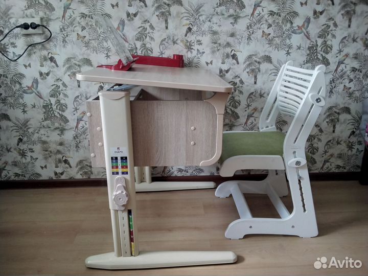 Письменный стол для школьника бу