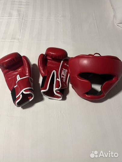Боксерские перчатки 14 oz + шлем