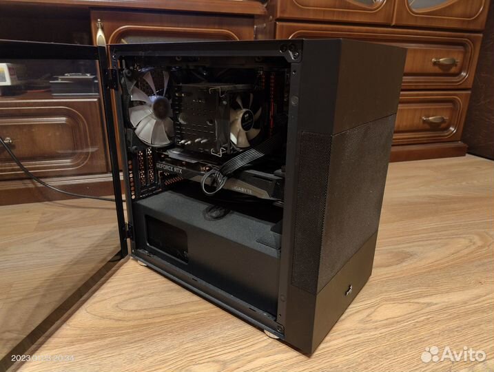 Корпус Aerocool Atomic V2 с вентиляторами