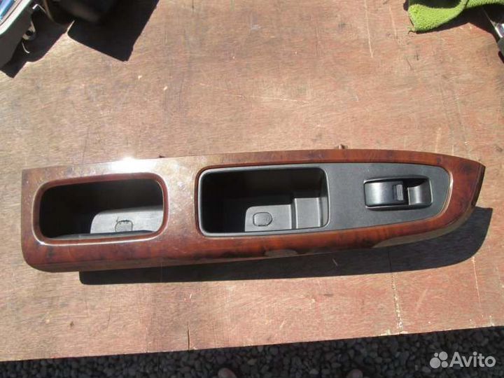 Кнопка стеклоподъемника передняя левая Honda