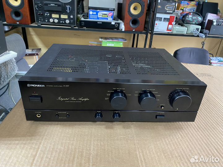 Усилитель Pioneer A-337 япония,год выпуска 1990