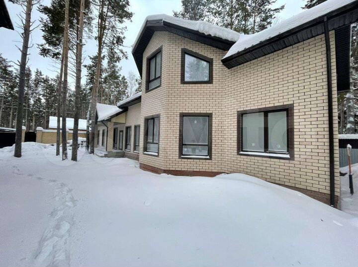 Дом 210 м² на участке 15 сот.