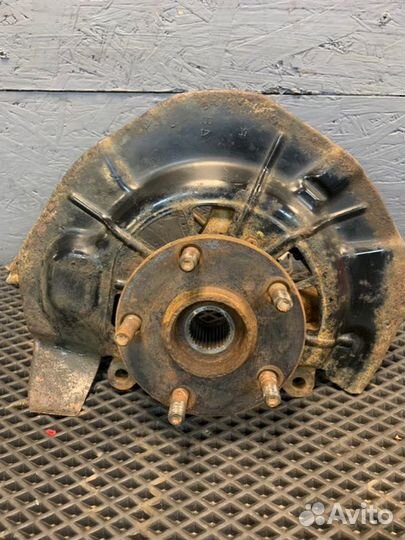 Кулак поворотный передний правый Lexus Rx 350