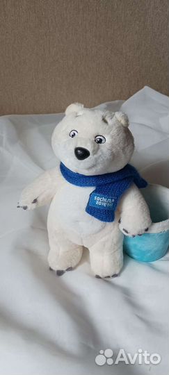 Белый медведь-сувенир Сочи-2014