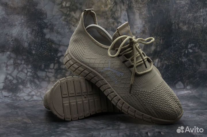 Кроссовки мужские в сетку