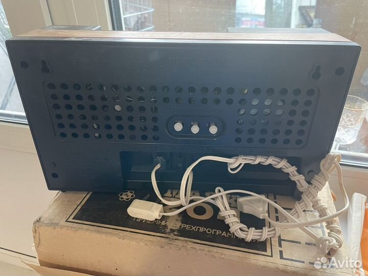 Радиоприёмник времён СССР Маяк-204