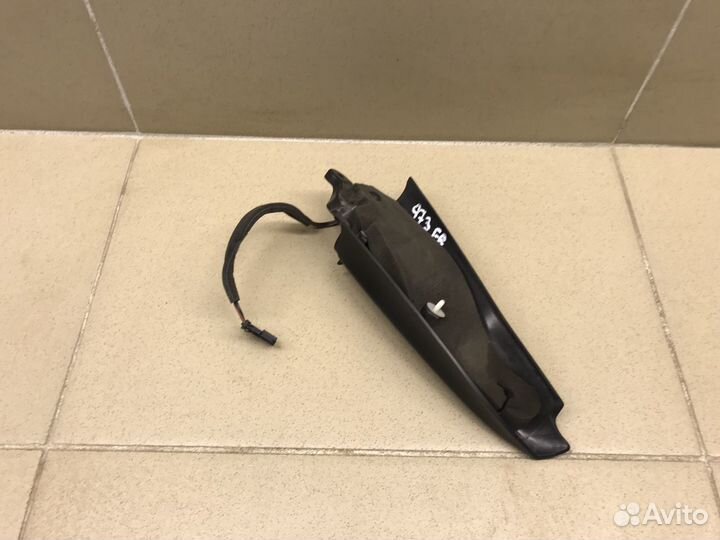 Крышка зеркала внутренняя правая Golf V Plus 2005