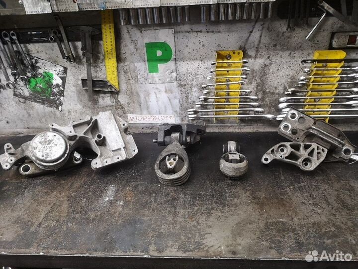 Подушки двс кпп Ниссан Хтрейл Т31 M9R поштучно