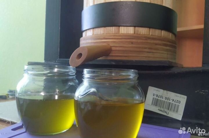 Сыродавленное горчичное масло из бочонка