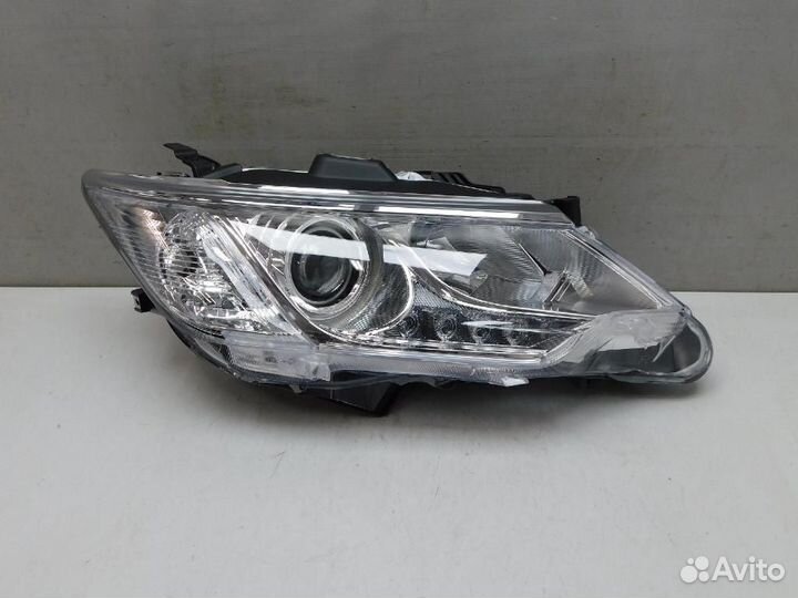 Фара правая Toyota Camry