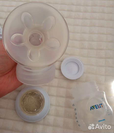 Молокоотсос ручной Avent Natural, термонакладки