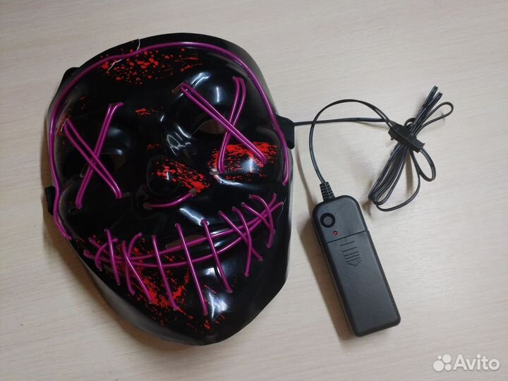 Маска Анонимуса с нионовой подсветкой