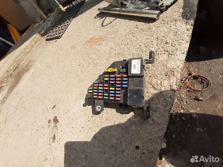 Блок предохранителей Kia Sportage 2